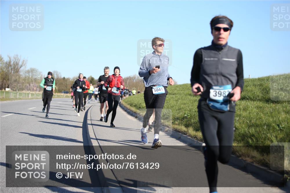 06.04.2025 - 44. Internationalen Wilhelmsburger Insellauf Jannik Wohlers http://msf.ph/oto/7613429 06.04.2025 09:29:46 Laufen 3190, 5041, 3982 meine-sportfotos.de