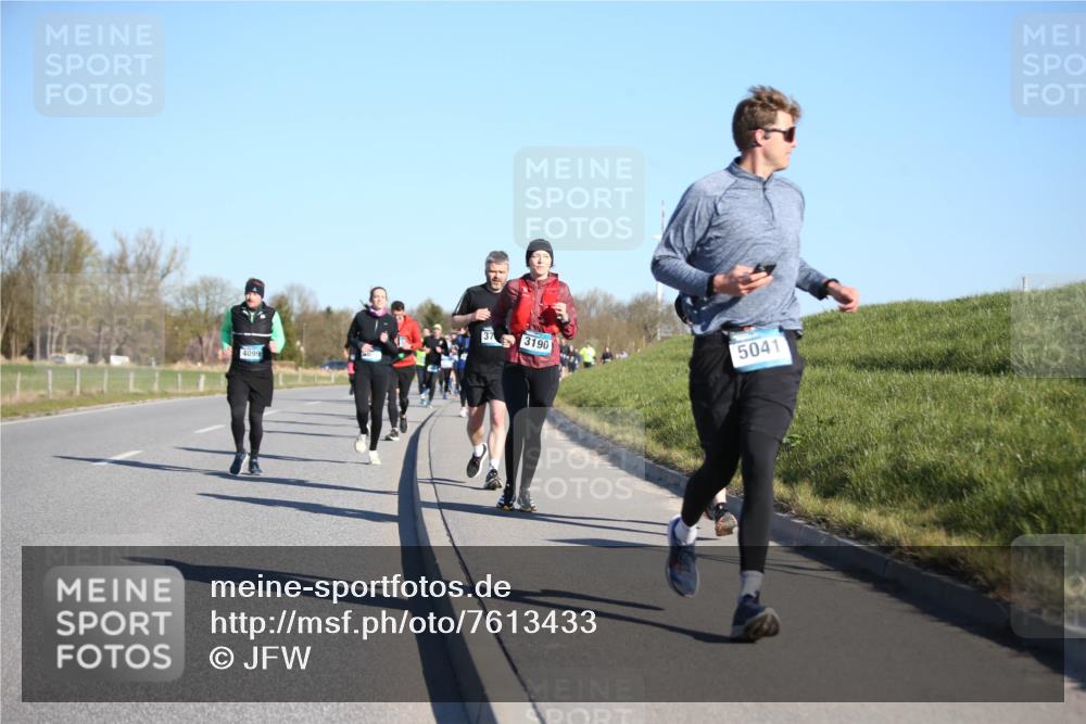 06.04.2025 - 44. Internationalen Wilhelmsburger Insellauf Jannik Wohlers http://msf.ph/oto/7613433 06.04.2025 09:29:47 Laufen 4099, 3190, 5041 meine-sportfotos.de