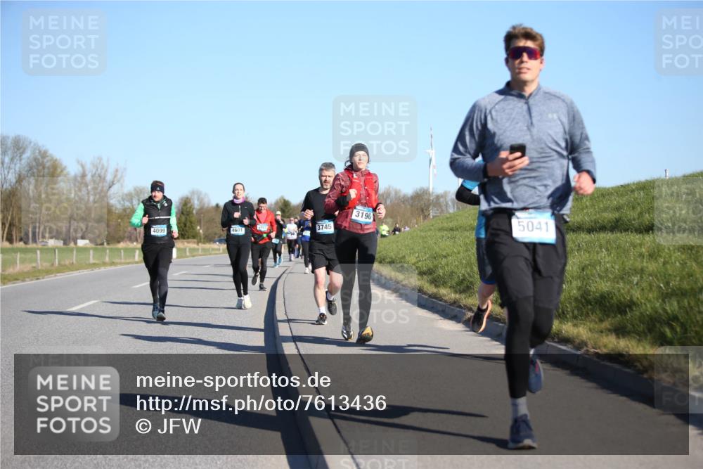 06.04.2025 - 44. Internationalen Wilhelmsburger Insellauf Jannik Wohlers http://msf.ph/oto/7613436 06.04.2025 09:29:48 Laufen 4099, 4601, 3745, 3190, 5041 meine-sportfotos.de