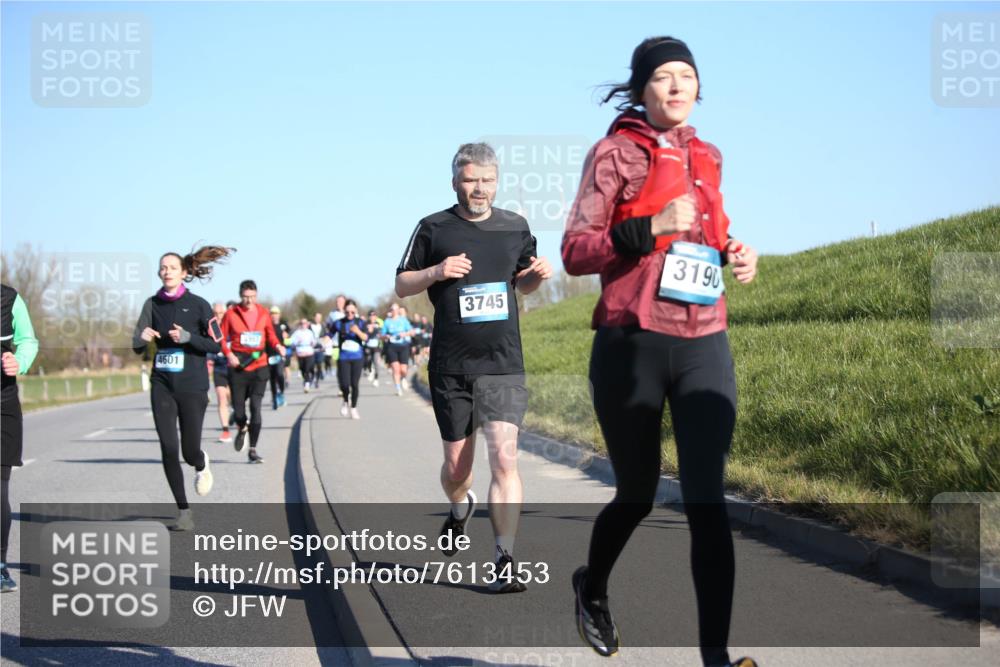 06.04.2025 - 44. Internationalen Wilhelmsburger Insellauf Jannik Wohlers http://msf.ph/oto/7613453 06.04.2025 09:29:50 Laufen 4601, 3745, 3190 meine-sportfotos.de
