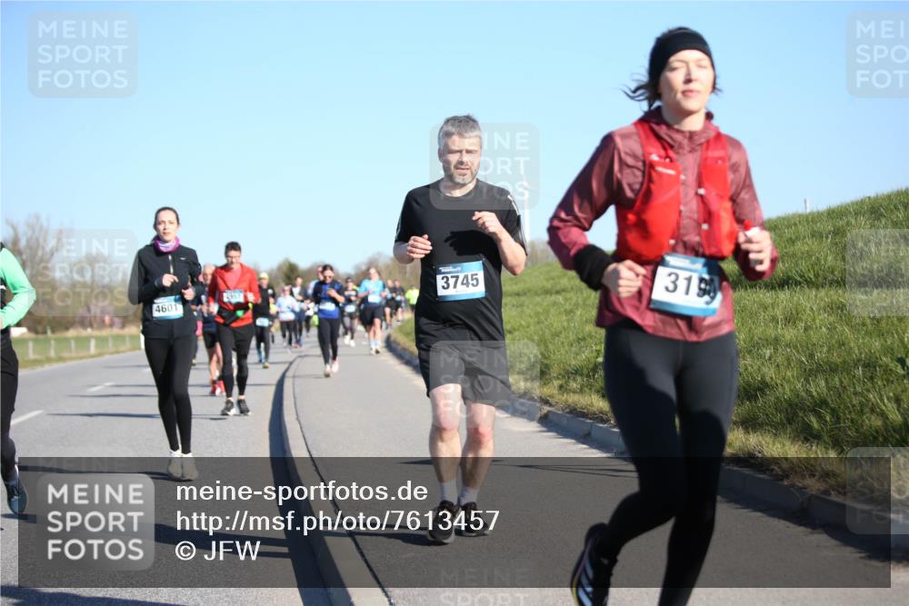 06.04.2025 - 44. Internationalen Wilhelmsburger Insellauf Jannik Wohlers http://msf.ph/oto/7613457 06.04.2025 09:29:50 Laufen 4601, 2957, 3745, 319 meine-sportfotos.de