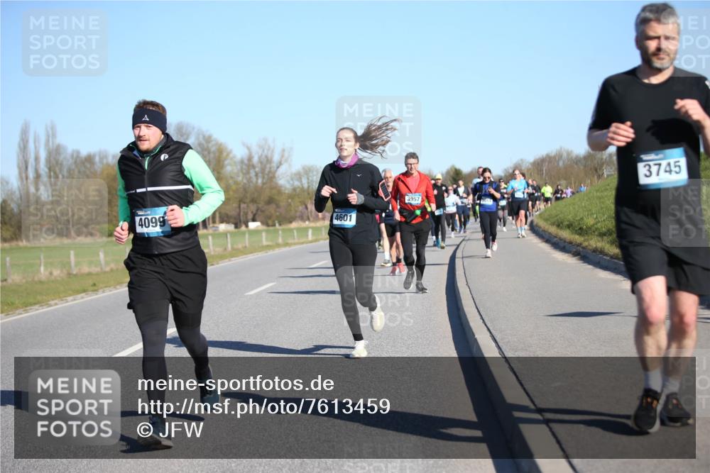 06.04.2025 - 44. Internationalen Wilhelmsburger Insellauf Jannik Wohlers http://msf.ph/oto/7613459 06.04.2025 09:29:51 Laufen 4099, 4601, 3957, 3745 meine-sportfotos.de