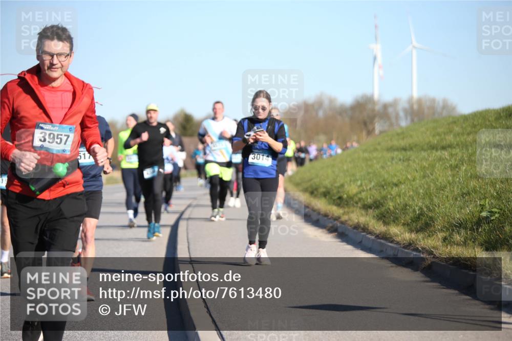 06.04.2025 - 44. Internationalen Wilhelmsburger Insellauf Jannik Wohlers http://msf.ph/oto/7613480 06.04.2025 09:29:53 Laufen 3957, 4671, 3014 meine-sportfotos.de