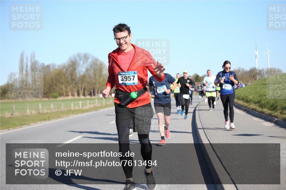 06.04.2025 - 44. Internationalen Wilhelmsburger Insellauf Jannik Wohlers http://msf.ph/oto/7613494 06.04.2025 09:29:54 Laufen 3957, 5174, 3014 meine-sportfotos.de