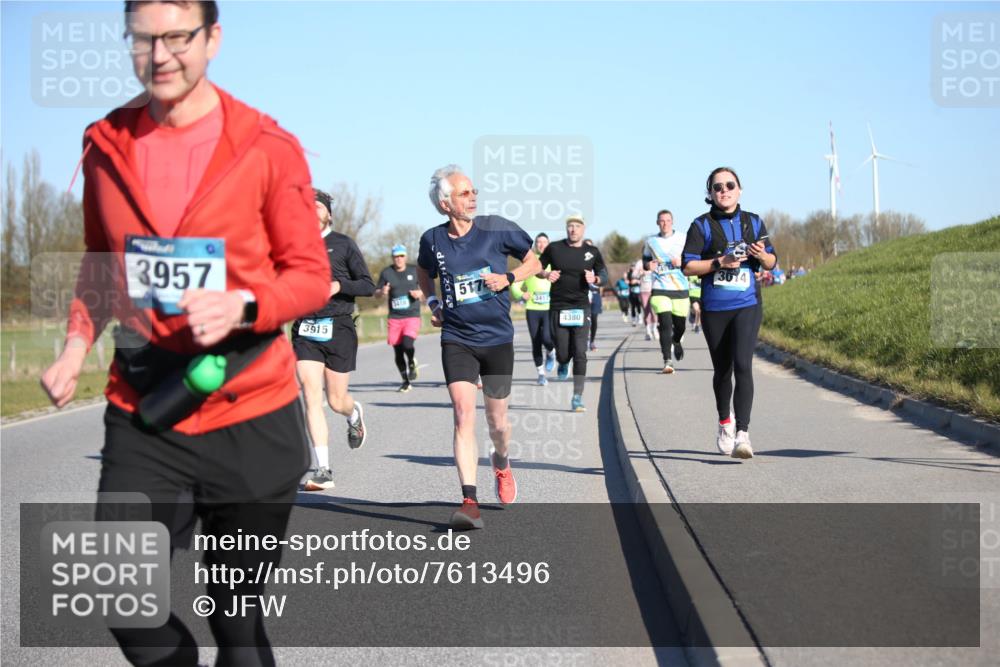 06.04.2025 - 44. Internationalen Wilhelmsburger Insellauf Jannik Wohlers http://msf.ph/oto/7613496 06.04.2025 09:29:55 Laufen 3957, 3915, 3418, 517, 3417, 4380, 3014 meine-sportfotos.de