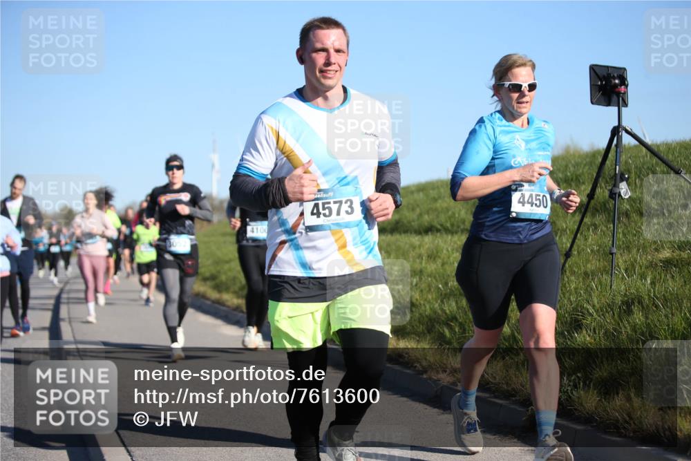 06.04.2025 - 44. Internationalen Wilhelmsburger Insellauf Jannik Wohlers http://msf.ph/oto/7613600 06.04.2025 09:30:01 Laufen 4100, 4573, 4450 meine-sportfotos.de