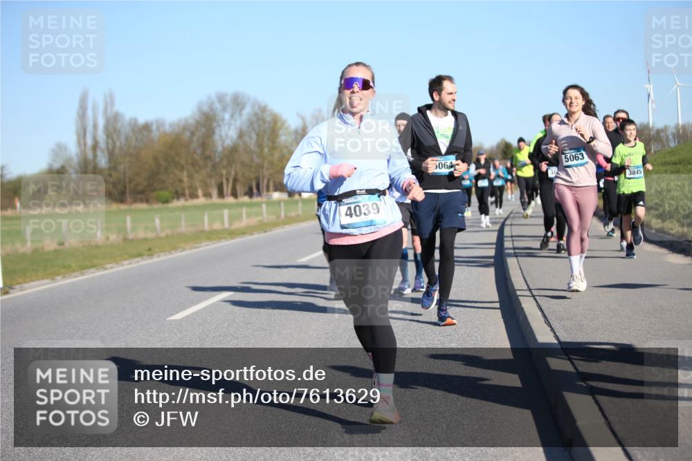06.04.2025 - 44. Internationalen Wilhelmsburger Insellauf Jannik Wohlers http://msf.ph/oto/7613629 06.04.2025 09:30:03 Laufen 4039, 064, 5063, 3845 meine-sportfotos.de