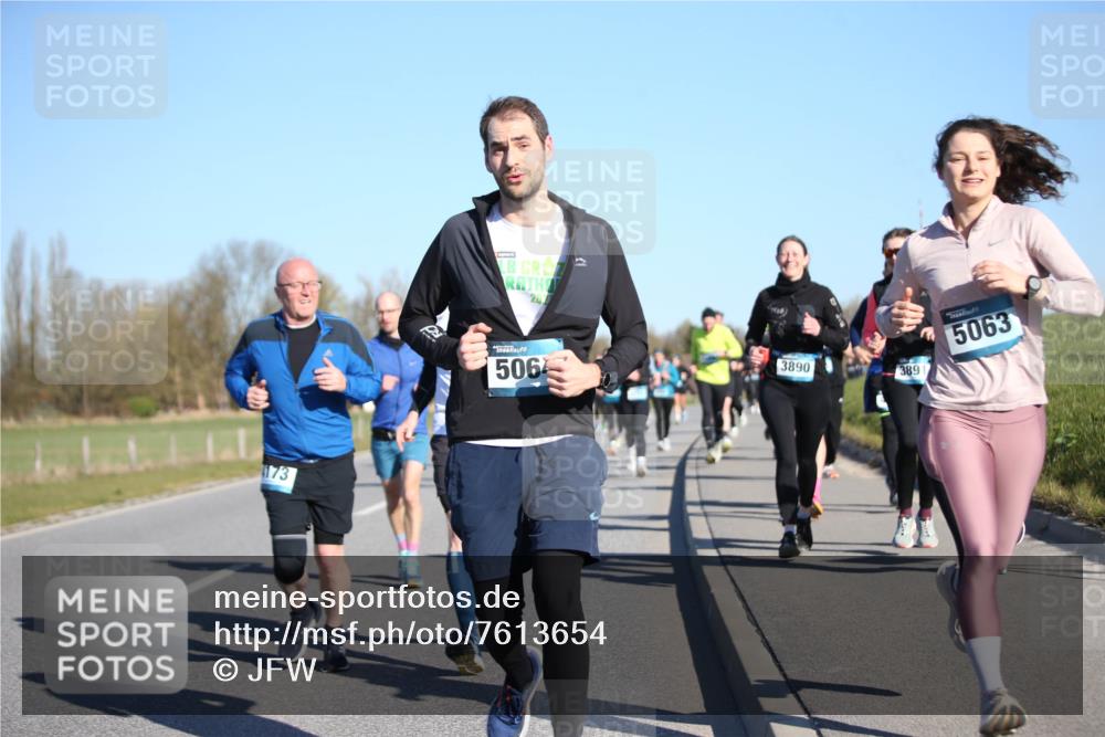 06.04.2025 - 44. Internationalen Wilhelmsburger Insellauf Jannik Wohlers http://msf.ph/oto/7613654 06.04.2025 09:30:04 Laufen 173, 20, 3890, 389, 506, 5063 meine-sportfotos.de