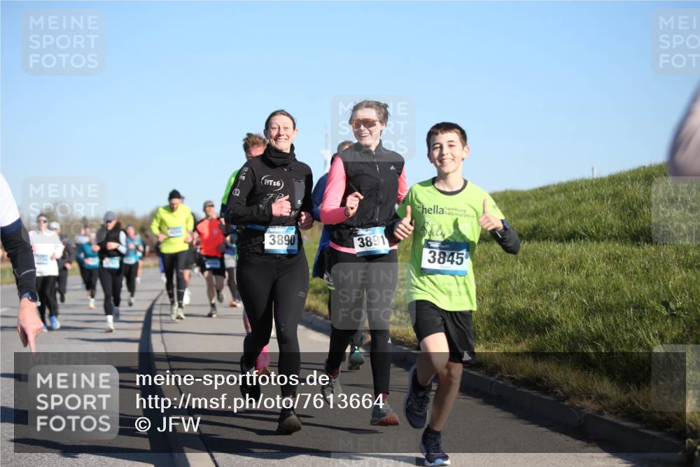 06.04.2025 - 44. Internationalen Wilhelmsburger Insellauf Jannik Wohlers http://msf.ph/oto/7613664 06.04.2025 09:30:05 Laufen 16, 3890, 3891, 3845 meine-sportfotos.de