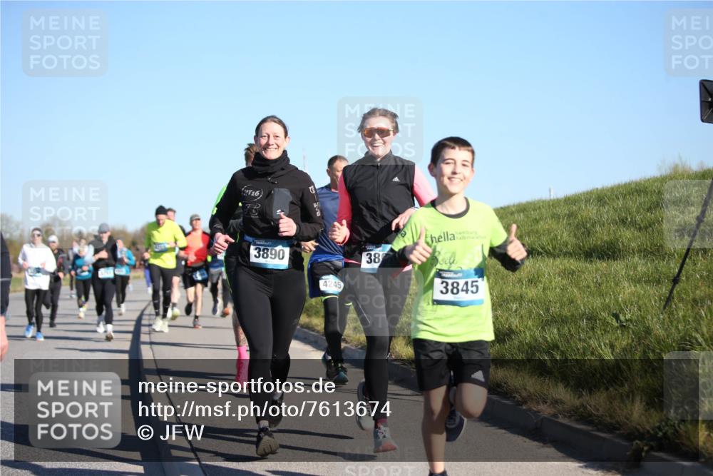 06.04.2025 - 44. Internationalen Wilhelmsburger Insellauf Jannik Wohlers http://msf.ph/oto/7613674 06.04.2025 09:30:06 Laufen 16, 3890, 4245, 38, 3845 meine-sportfotos.de