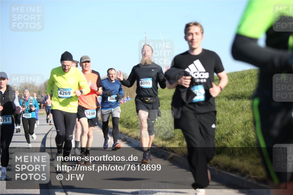 06.04.2025 - 44. Internationalen Wilhelmsburger Insellauf Jannik Wohlers http://msf.ph/oto/7613699 06.04.2025 09:30:08 Laufen 3751, 4000, 4269, 4499, 3866, 4095, 25 meine-sportfotos.de