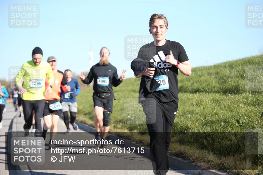 06.04.2025 - 44. Internationalen Wilhelmsburger Insellauf Jannik Wohlers http://msf.ph/oto/7613715 06.04.2025 09:30:09 Laufen 4269, 4499, 4095, 25 meine-sportfotos.de