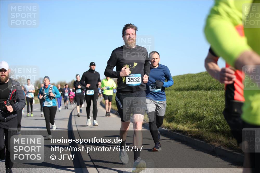 06.04.2025 - 44. Internationalen Wilhelmsburger Insellauf Jannik Wohlers http://msf.ph/oto/7613757 06.04.2025 09:30:11 Laufen 4000, 3017, 3532, 3860 meine-sportfotos.de