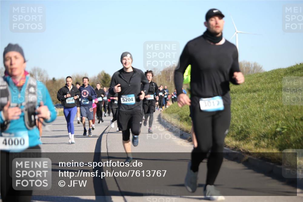 06.04.2025 - 44. Internationalen Wilhelmsburger Insellauf Jannik Wohlers http://msf.ph/oto/7613767 06.04.2025 09:30:13 Laufen 4000, 3918, 3874, 5204, 3017 meine-sportfotos.de