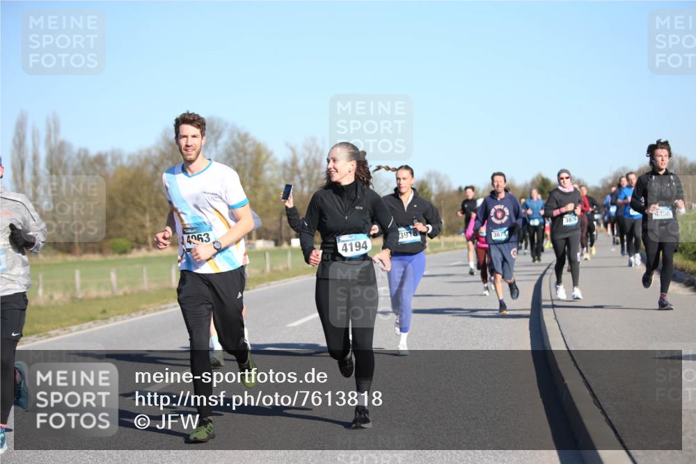 06.04.2025 - 44. Internationalen Wilhelmsburger Insellauf Jannik Wohlers http://msf.ph/oto/7613818 06.04.2025 09:30:17 Laufen 4963, 4194, 3918, 3874, 3876, 4480 meine-sportfotos.de