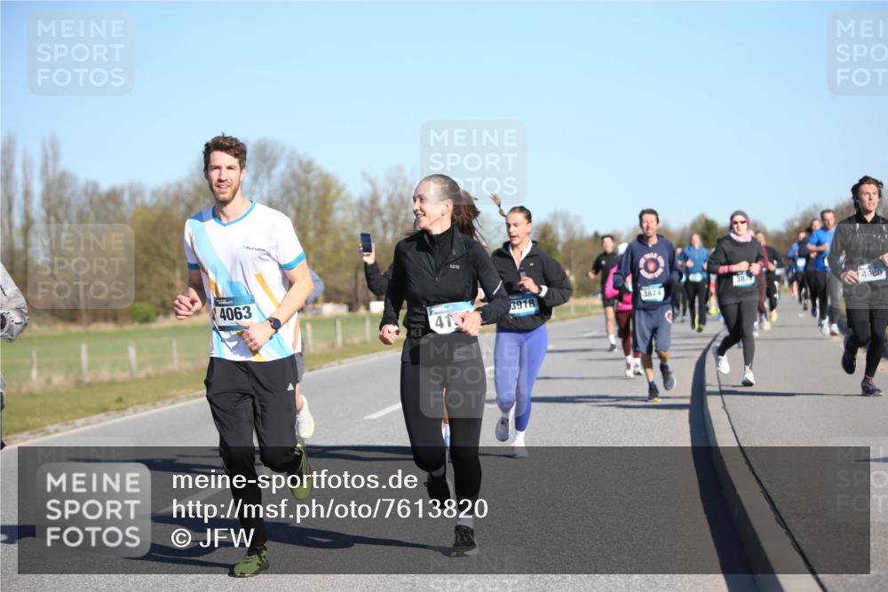 06.04.2025 - 44. Internationalen Wilhelmsburger Insellauf Jannik Wohlers http://msf.ph/oto/7613820 06.04.2025 09:30:17 Laufen 4063, 41, 3918, 3878, 3874, 4480 meine-sportfotos.de