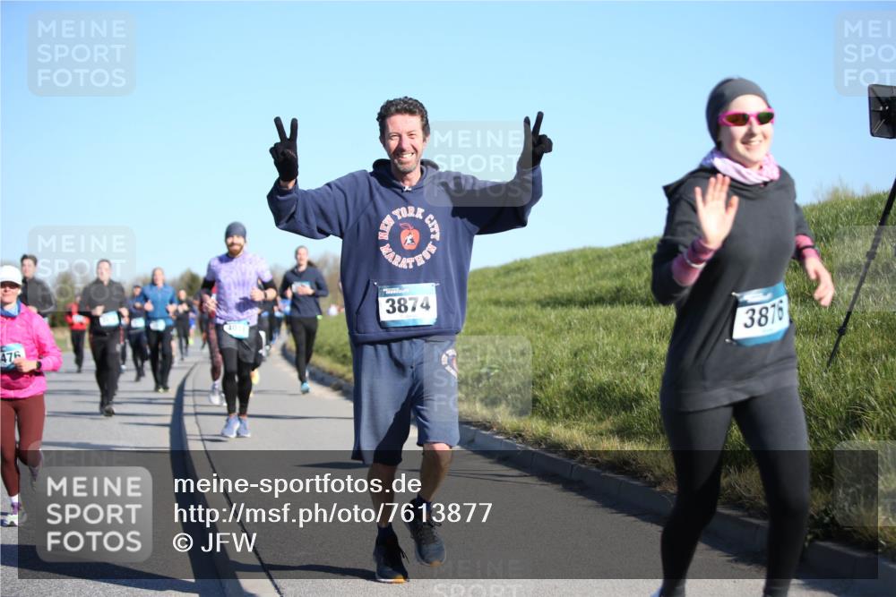 06.04.2025 - 44. Internationalen Wilhelmsburger Insellauf Jannik Wohlers http://msf.ph/oto/7613877 06.04.2025 09:30:22 Laufen 476, 3874, 3876 meine-sportfotos.de