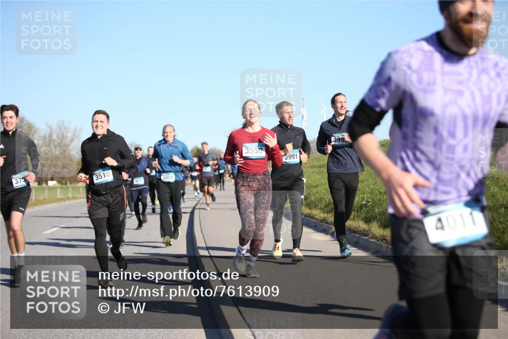 06.04.2025 - 44. Internationalen Wilhelmsburger Insellauf Jannik Wohlers http://msf.ph/oto/7613909 06.04.2025 09:30:25 Laufen 375, 3510, 3675, 3001, 3079, 3550, 3991, 399, 4011 meine-sportfotos.de