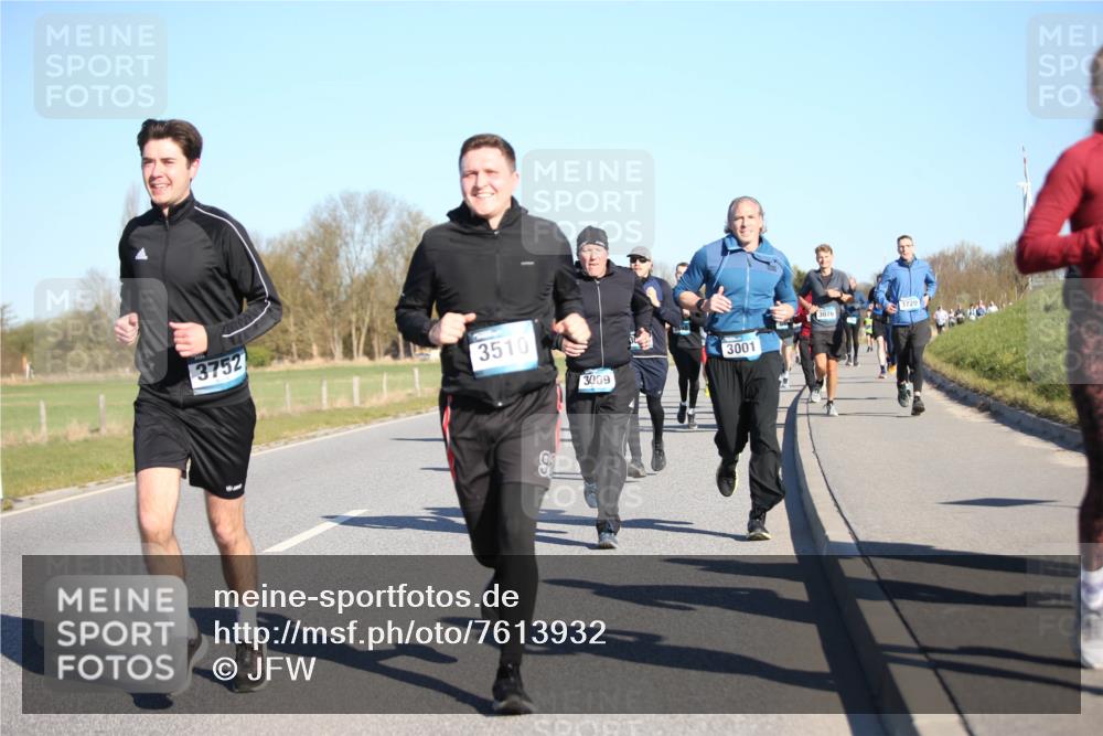 06.04.2025 - 44. Internationalen Wilhelmsburger Insellauf Jannik Wohlers http://msf.ph/oto/7613932 06.04.2025 09:30:27 Laufen 3752, 3510, 3009, 3001, 3076, 3729 meine-sportfotos.de