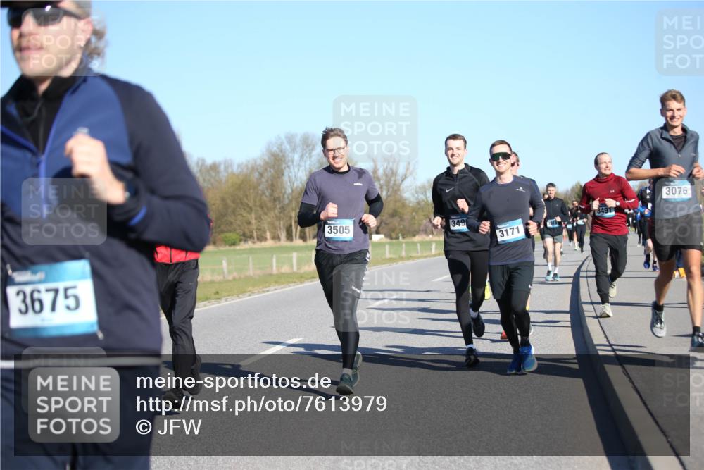 06.04.2025 - 44. Internationalen Wilhelmsburger Insellauf Jannik Wohlers http://msf.ph/oto/7613979 06.04.2025 09:30:31 Laufen 3675, 3505, 349, 3171, 3491, 3076 meine-sportfotos.de