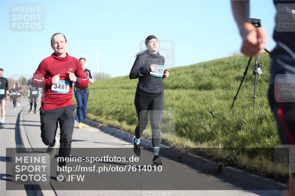 06.04.2025 - 44. Internationalen Wilhelmsburger Insellauf Jannik Wohlers http://msf.ph/oto/7614010 06.04.2025 09:30:33 Laufen 3491, 5593 meine-sportfotos.de
