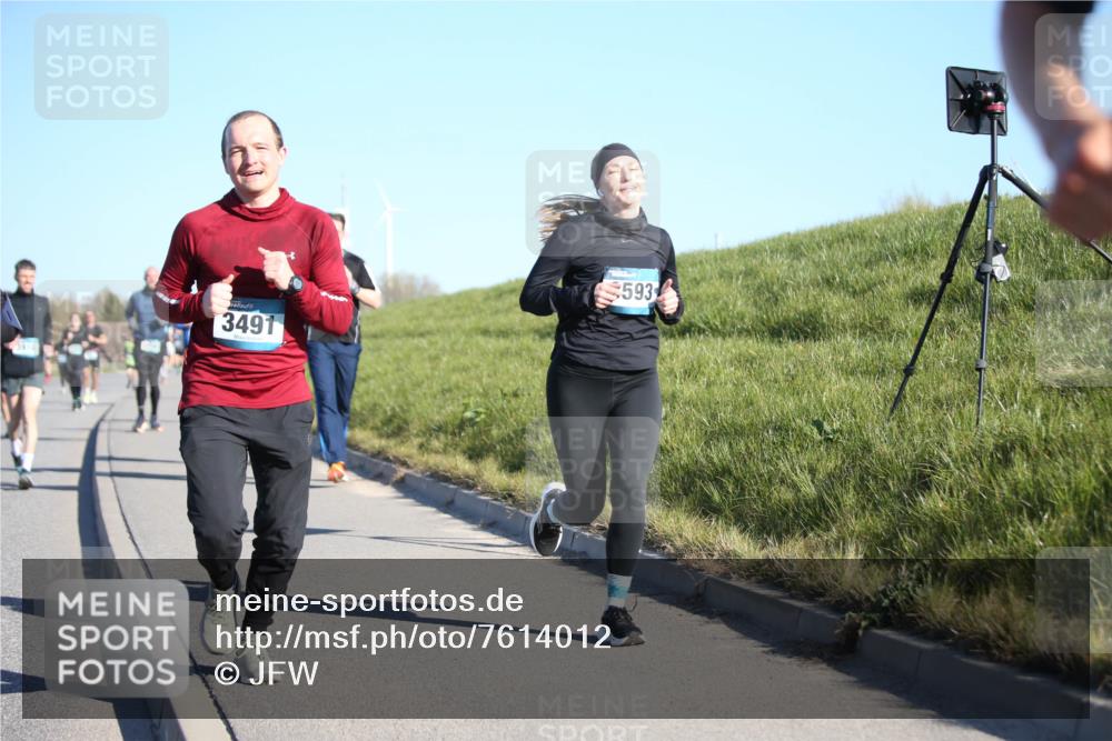 06.04.2025 - 44. Internationalen Wilhelmsburger Insellauf Jannik Wohlers http://msf.ph/oto/7614012 06.04.2025 09:30:33 Laufen 3491, 593 meine-sportfotos.de