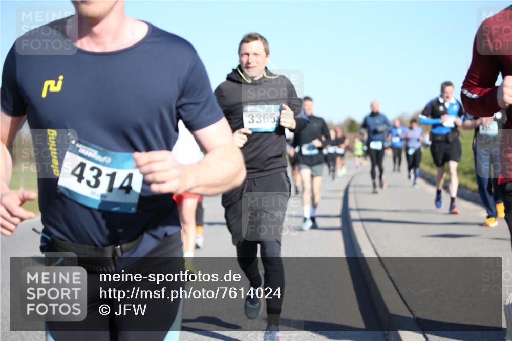 06.04.2025 - 44. Internationalen Wilhelmsburger Insellauf Jannik Wohlers http://msf.ph/oto/7614024 06.04.2025 09:30:34 Laufen 2, 4314, 3365, 4367 meine-sportfotos.de