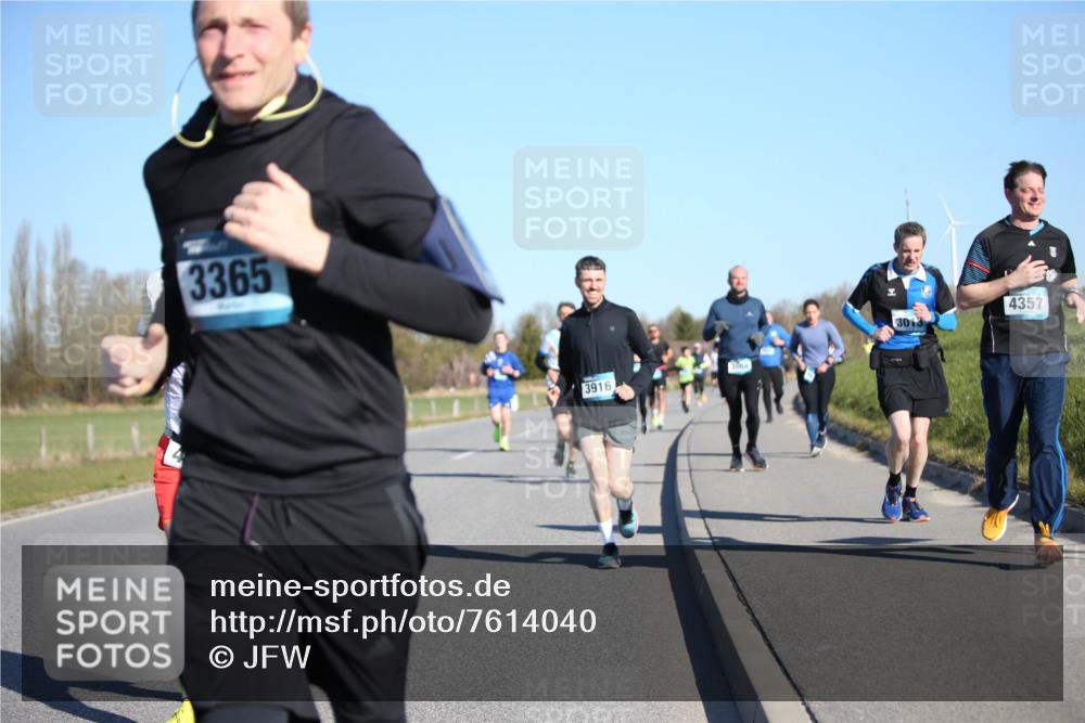 06.04.2025 - 44. Internationalen Wilhelmsburger Insellauf Jannik Wohlers http://msf.ph/oto/7614040 06.04.2025 09:30:35 Laufen 3365, 3916, 3013, 4357 meine-sportfotos.de