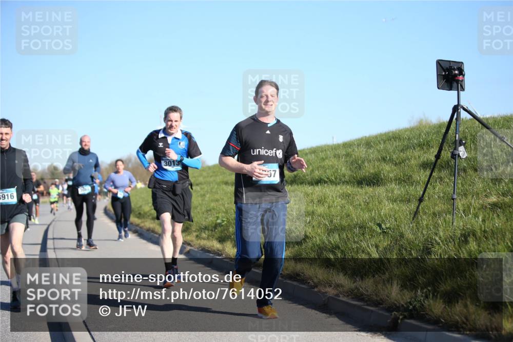 06.04.2025 - 44. Internationalen Wilhelmsburger Insellauf Jannik Wohlers http://msf.ph/oto/7614052 06.04.2025 09:30:36 Laufen 5916, 3013, 57 meine-sportfotos.de