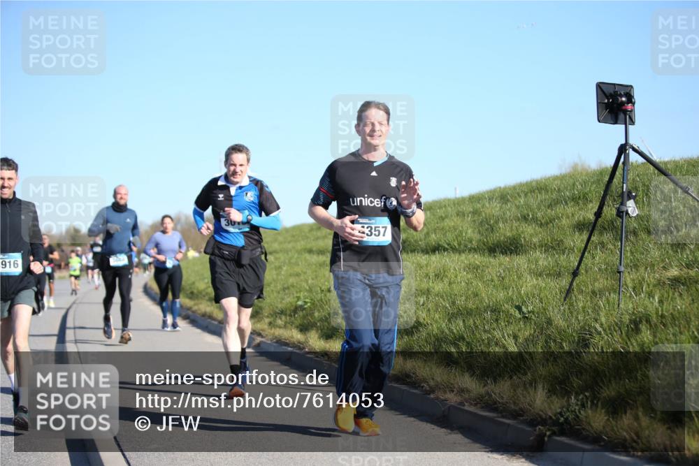 06.04.2025 - 44. Internationalen Wilhelmsburger Insellauf Jannik Wohlers http://msf.ph/oto/7614053 06.04.2025 09:30:36 Laufen 916, 3603, 30, 357 meine-sportfotos.de