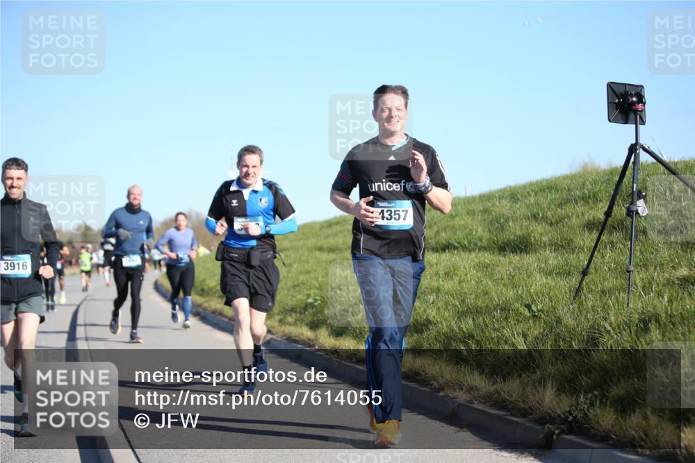 06.04.2025 - 44. Internationalen Wilhelmsburger Insellauf Jannik Wohlers http://msf.ph/oto/7614055 06.04.2025 09:30:36 Laufen 3916, 4357 meine-sportfotos.de