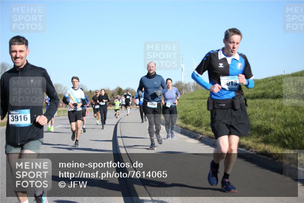06.04.2025 - 44. Internationalen Wilhelmsburger Insellauf Jannik Wohlers http://msf.ph/oto/7614065 06.04.2025 09:30:38 Laufen 3916, 3668, 3013 meine-sportfotos.de