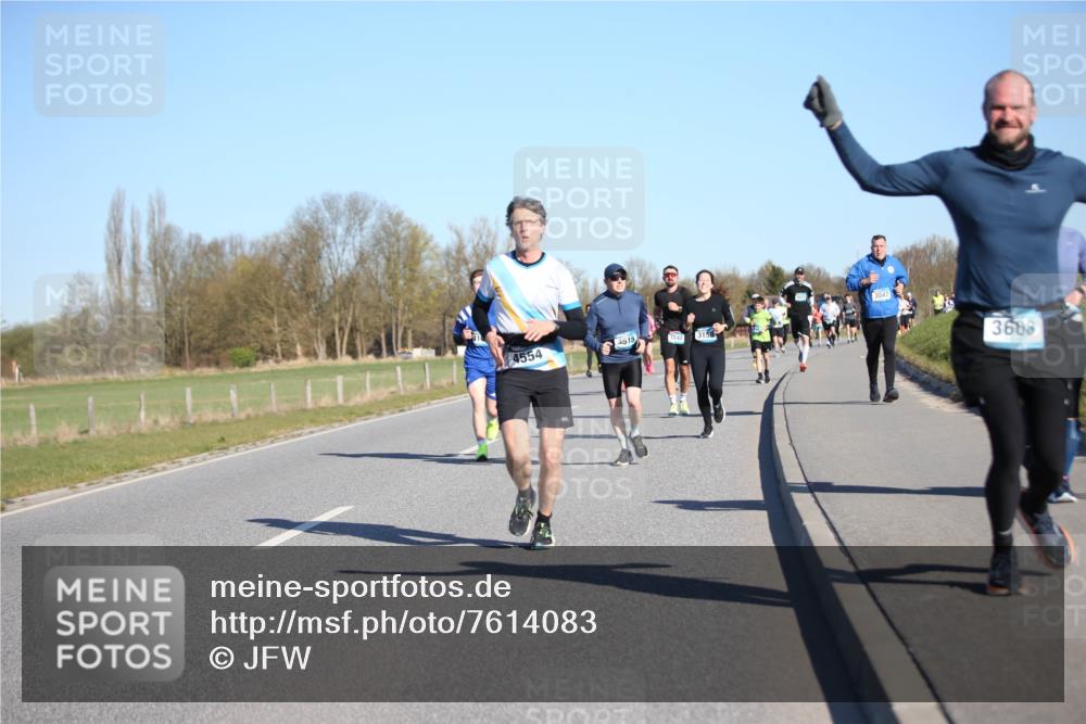 06.04.2025 - 44. Internationalen Wilhelmsburger Insellauf Jannik Wohlers http://msf.ph/oto/7614083 06.04.2025 09:30:39 Laufen 4554, 4515, 3608 meine-sportfotos.de