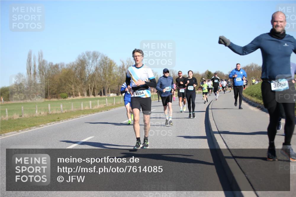 06.04.2025 - 44. Internationalen Wilhelmsburger Insellauf Jannik Wohlers http://msf.ph/oto/7614085 06.04.2025 09:30:39 Laufen 4554, 3743, 3158, 3047, 3668 meine-sportfotos.de