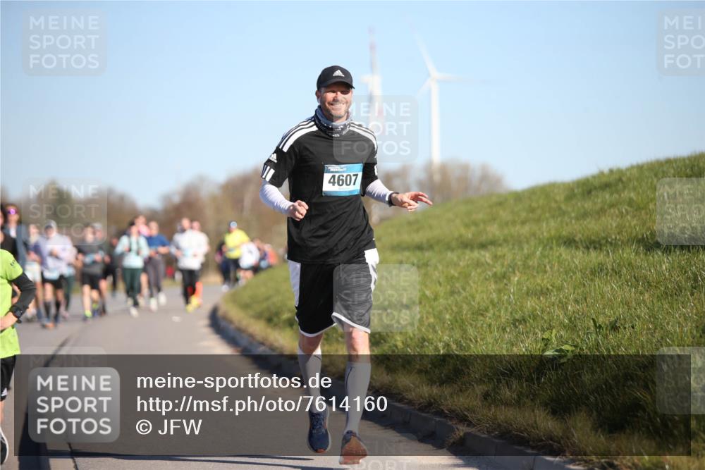 06.04.2025 - 44. Internationalen Wilhelmsburger Insellauf Jannik Wohlers http://msf.ph/oto/7614160 06.04.2025 09:30:47 Laufen 4607 meine-sportfotos.de