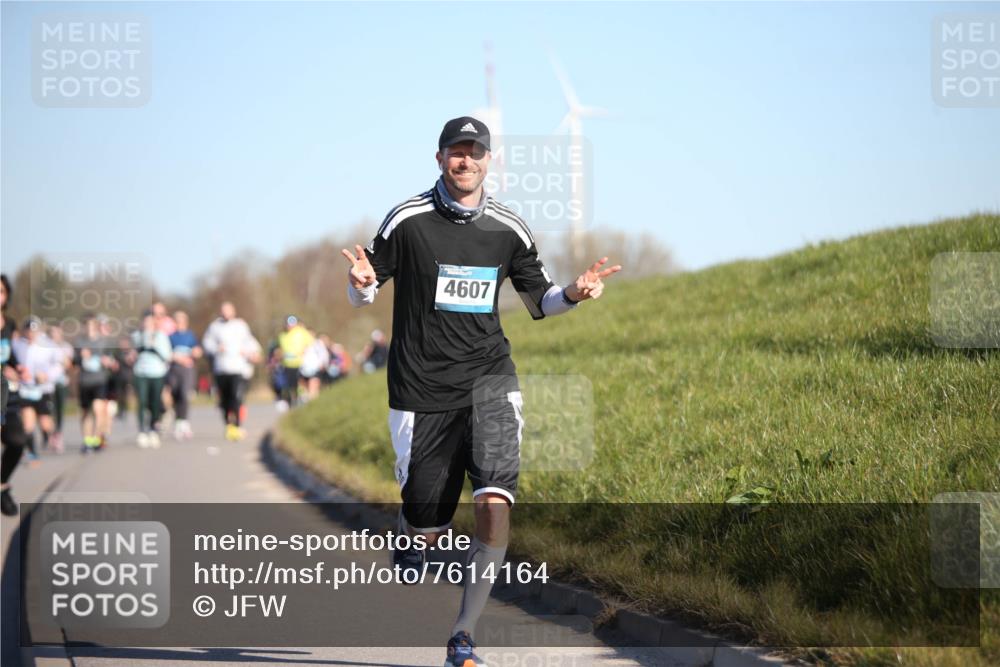 06.04.2025 - 44. Internationalen Wilhelmsburger Insellauf Jannik Wohlers http://msf.ph/oto/7614164 06.04.2025 09:30:47 Laufen 4607 meine-sportfotos.de