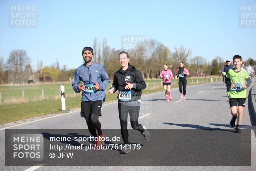 06.04.2025 - 44. Internationalen Wilhelmsburger Insellauf Jannik Wohlers http://msf.ph/oto/7614179 06.04.2025 09:30:49 Laufen 3951, 4394, 4393, 5844 meine-sportfotos.de