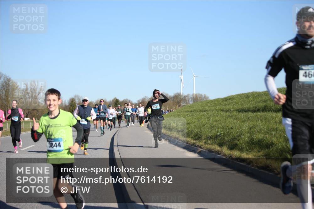 06.04.2025 - 44. Internationalen Wilhelmsburger Insellauf Jannik Wohlers http://msf.ph/oto/7614192 06.04.2025 09:30:50 Laufen 3937, 3043, 3844, 5182, 46 meine-sportfotos.de