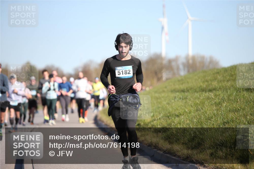 06.04.2025 - 44. Internationalen Wilhelmsburger Insellauf Jannik Wohlers http://msf.ph/oto/7614198 06.04.2025 09:30:51 Laufen 5182 meine-sportfotos.de