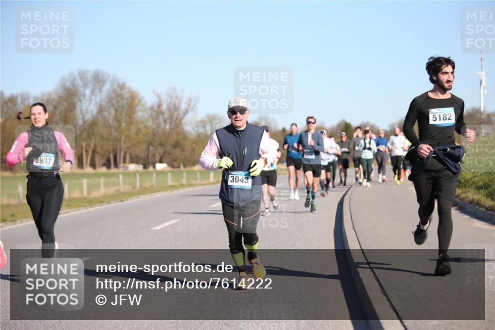 06.04.2025 - 44. Internationalen Wilhelmsburger Insellauf Jannik Wohlers http://msf.ph/oto/7614222 06.04.2025 09:30:52 Laufen 3937, 3043, 4566, 5182 meine-sportfotos.de