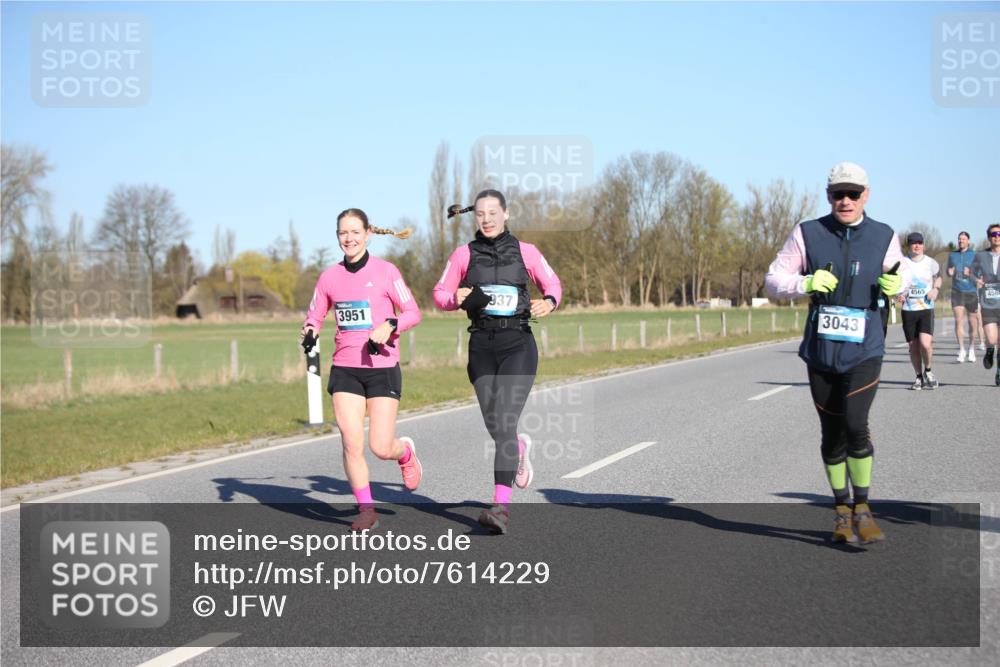 06.04.2025 - 44. Internationalen Wilhelmsburger Insellauf Jannik Wohlers http://msf.ph/oto/7614229 06.04.2025 09:30:53 Laufen 937, 3951, 3043, 4565 meine-sportfotos.de