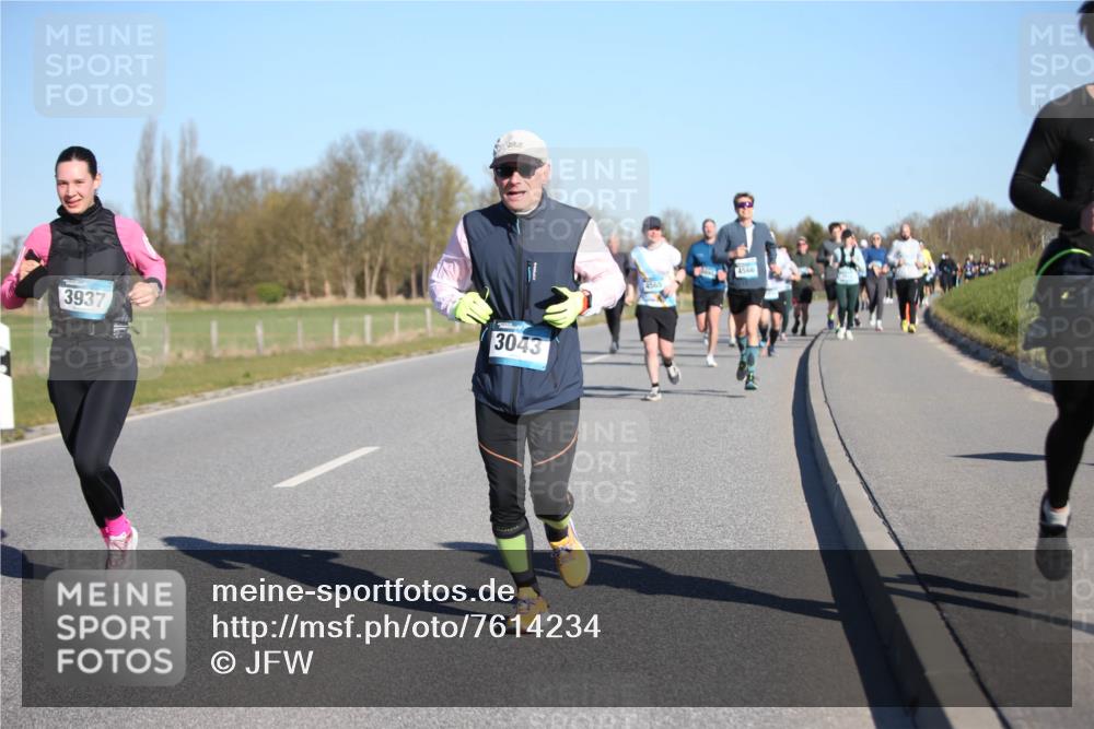 06.04.2025 - 44. Internationalen Wilhelmsburger Insellauf Jannik Wohlers http://msf.ph/oto/7614234 06.04.2025 09:30:53 Laufen 3937, 3043, 4566, 4565 meine-sportfotos.de