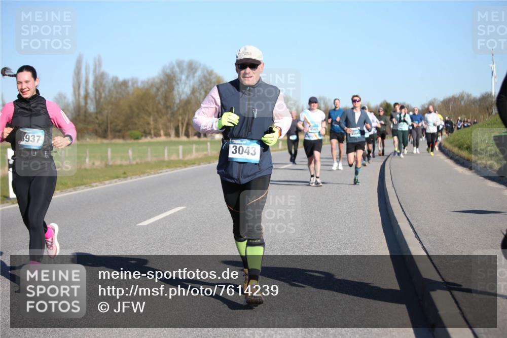 06.04.2025 - 44. Internationalen Wilhelmsburger Insellauf Jannik Wohlers http://msf.ph/oto/7614239 06.04.2025 09:30:54 Laufen 937, 3043, 4565, 4566 meine-sportfotos.de