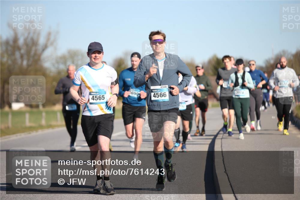 06.04.2025 - 44. Internationalen Wilhelmsburger Insellauf Jannik Wohlers http://msf.ph/oto/7614243 06.04.2025 09:30:55 Laufen 4565, 690, 4566, 4566, 892, 3024, 4172 meine-sportfotos.de