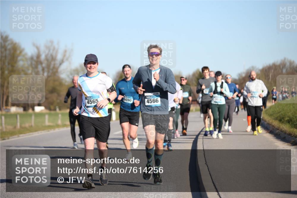 06.04.2025 - 44. Internationalen Wilhelmsburger Insellauf Jannik Wohlers http://msf.ph/oto/7614256 06.04.2025 09:30:55 Laufen 4565, 3690, 4566, 4566, 3044, 327, 4172, 3020 meine-sportfotos.de