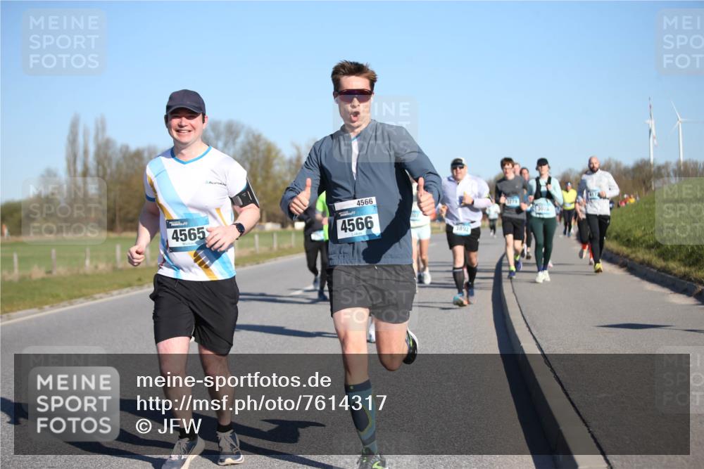 06.04.2025 - 44. Internationalen Wilhelmsburger Insellauf Jannik Wohlers http://msf.ph/oto/7614317 06.04.2025 09:30:58 Laufen 4565, 4566, 4566, 3892, 3279, 3026, 417 meine-sportfotos.de