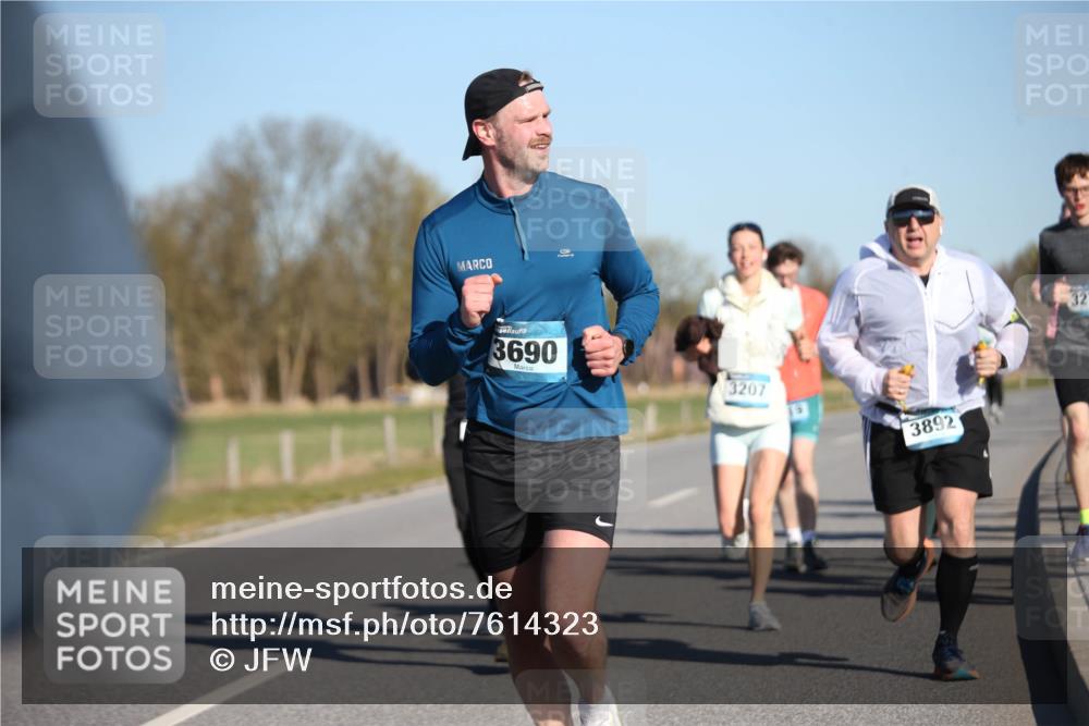 06.04.2025 - 44. Internationalen Wilhelmsburger Insellauf Jannik Wohlers http://msf.ph/oto/7614323 06.04.2025 09:30:59 Laufen 3690, 3207, 3892, 32 meine-sportfotos.de