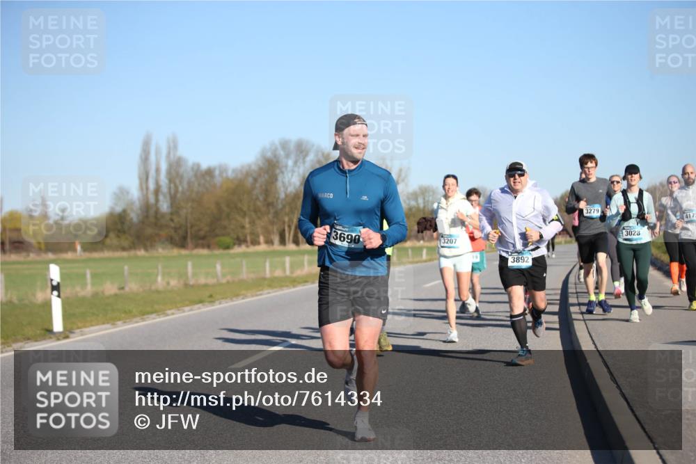 06.04.2025 - 44. Internationalen Wilhelmsburger Insellauf Jannik Wohlers http://msf.ph/oto/7614334 06.04.2025 09:31:00 Laufen 3690, 3207, 19, 3892, 3279, 3028, 417 meine-sportfotos.de