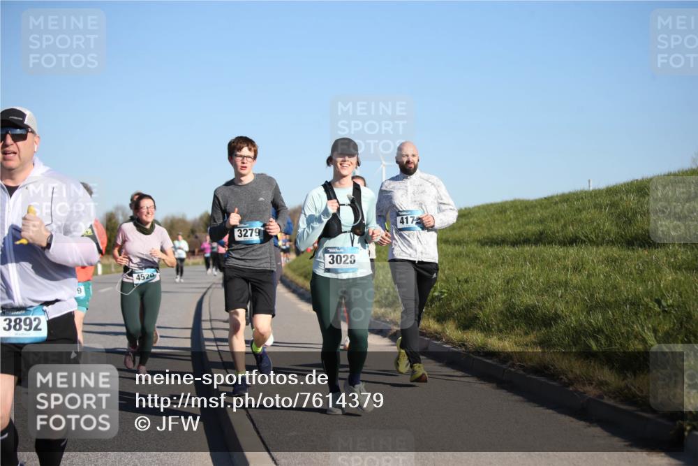 06.04.2025 - 44. Internationalen Wilhelmsburger Insellauf Jannik Wohlers http://msf.ph/oto/7614379 06.04.2025 09:31:02 Laufen 3892, 9, 4520, 3279, 3028, 4172 meine-sportfotos.de