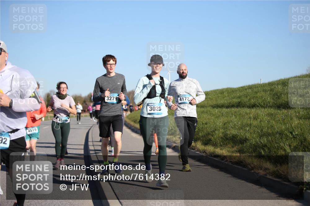 06.04.2025 - 44. Internationalen Wilhelmsburger Insellauf Jannik Wohlers http://msf.ph/oto/7614382 06.04.2025 09:31:02 Laufen 92, 4519, 4520, 3279, 3028, 4172 meine-sportfotos.de